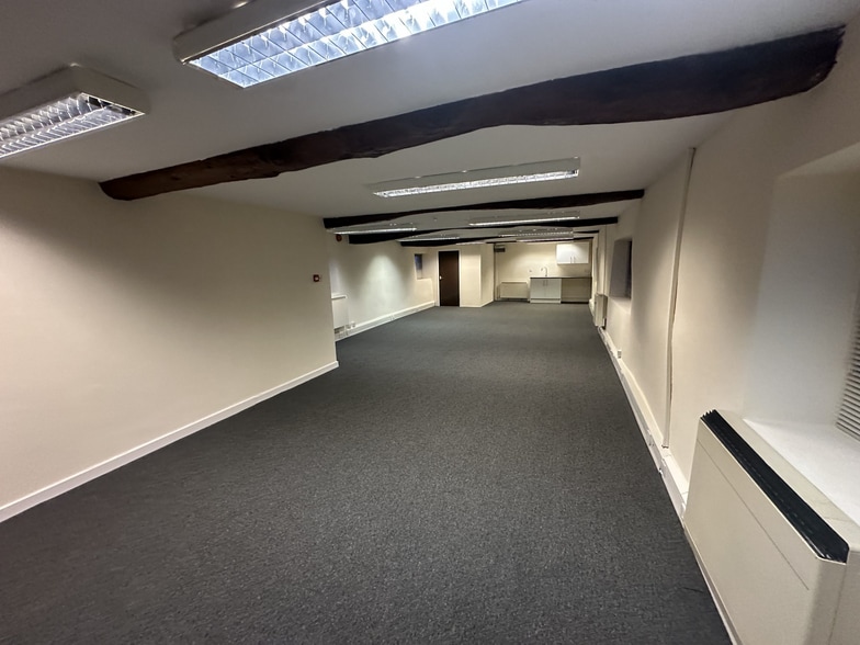 Redhills Ln, Penrith to rent - Interior Photo - Image 3 of 11