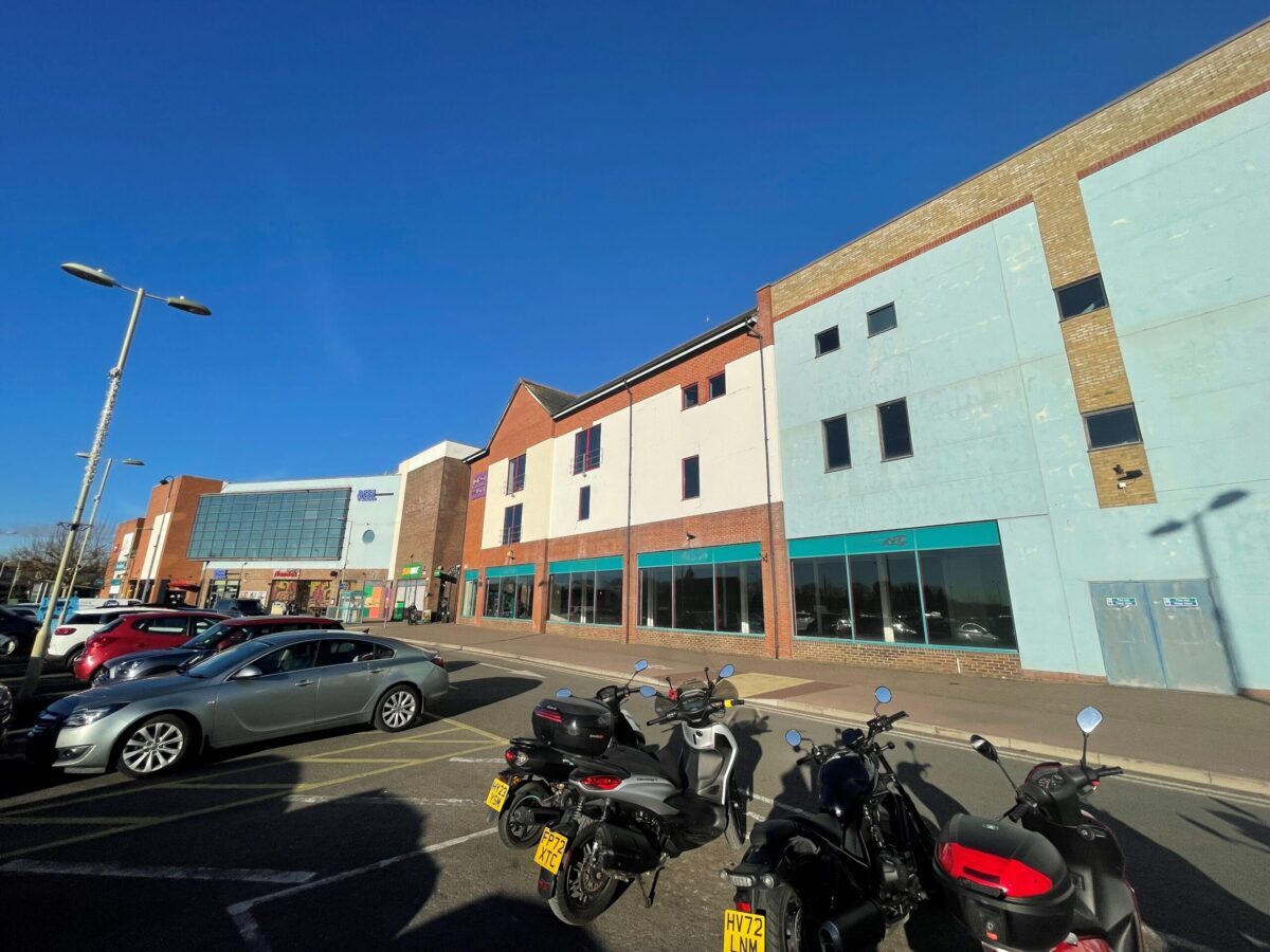 Market Quay, Fareham to rent Building Photo- Image 1 of 8