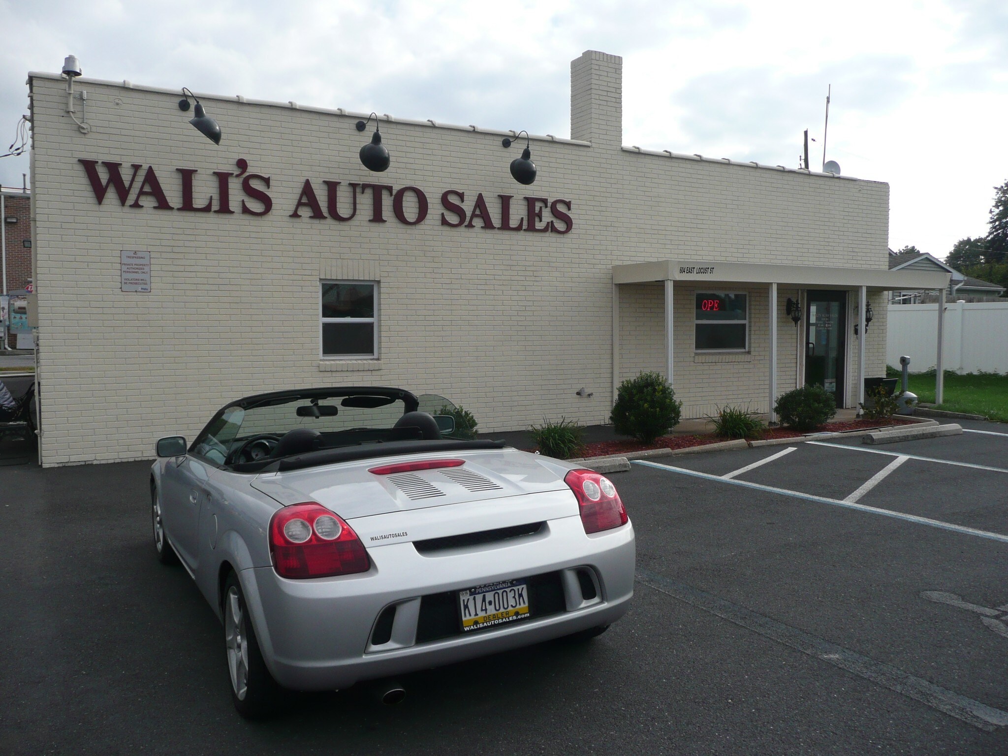 604 E Locust St, Mechanicsburg, PA for sale Primary Photo- Image 1 of 1