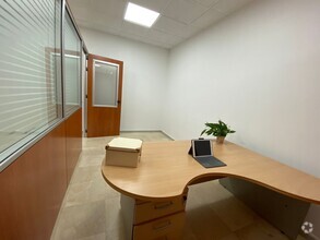 Office in Fuenlabrada, MAD for rent Interior Photo- Image 1 of 10