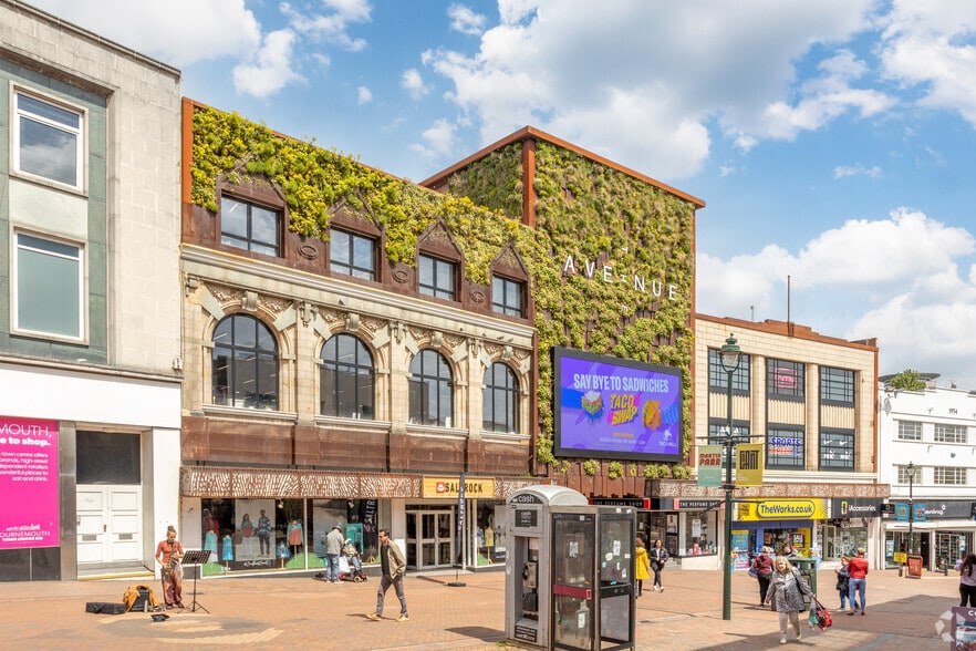 Commercial Rd, Bournemouth to rent - Building Photo - Image 2 of 5