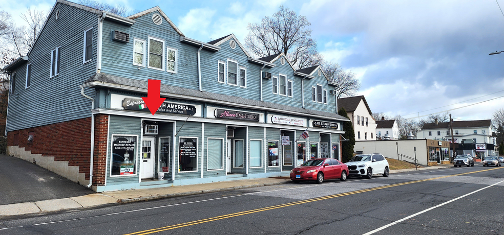 224 Main St, Oakville, CT for rent - Building Photo - Image 1 of 3