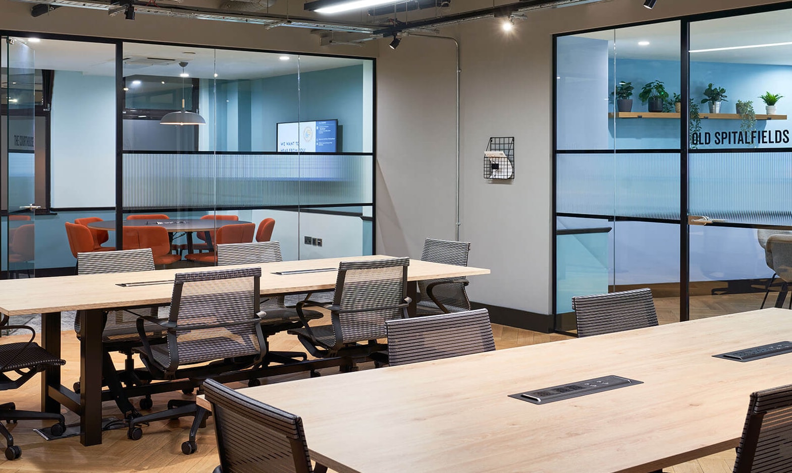 4-8 Crown Pl, London to rent Interior Photo- Image 1 of 5