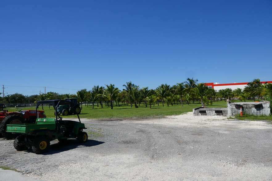 1985 NE 8th St, Homestead, FL for sale - Building Photo - Image 3 of 6