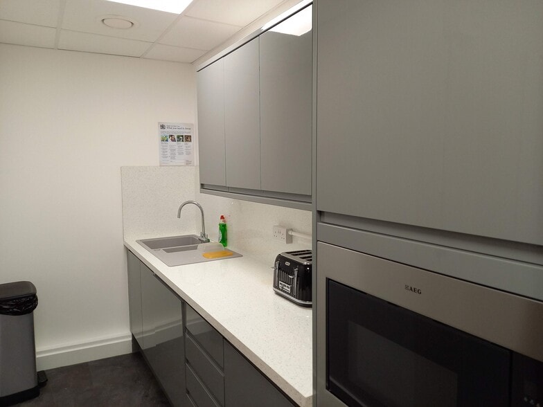 11-15 Friar Ln, Nottingham to rent - Building Photo - Image 2 of 22