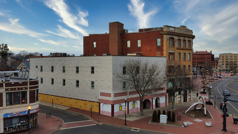 122 Main St, New Britain, CT for sale - Primary Photo - Image 1 of 1