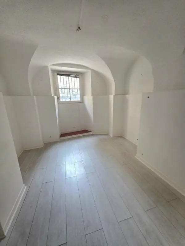 Location Bureaux 38 m² - Photo 1