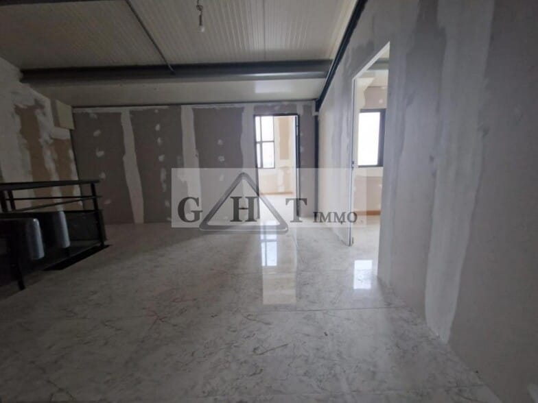 Industrial in Montfermeil to rent - Interior Photo - Image 3 of 6