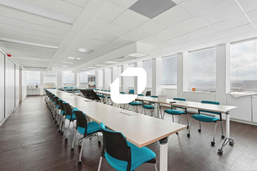 Office in Pantin for sale - Interior Photo - Image 2 of 11