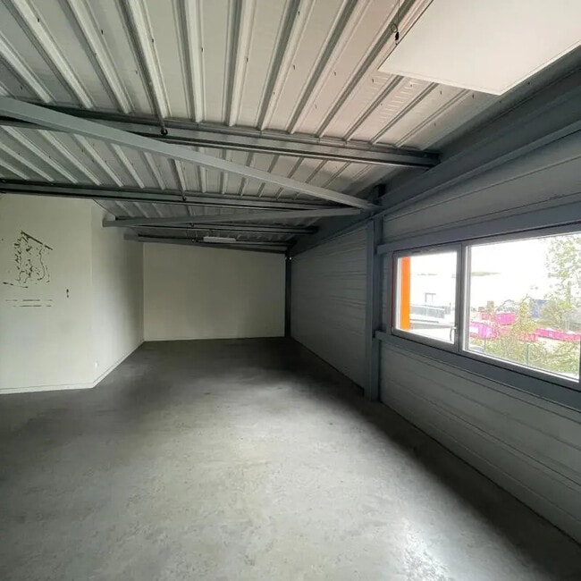 Location Local d'activités 257 m²