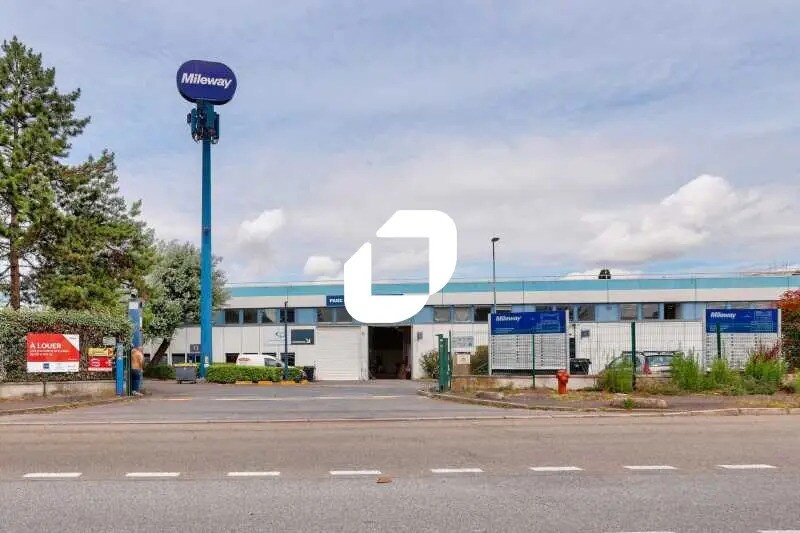 Light Industrial in Aulnay-sous-Bois to rent - Building Photo - Image 2 of 17