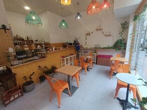 Retail in Barcelona, Barcelona to rent Interior Photo- Image 2 of 9