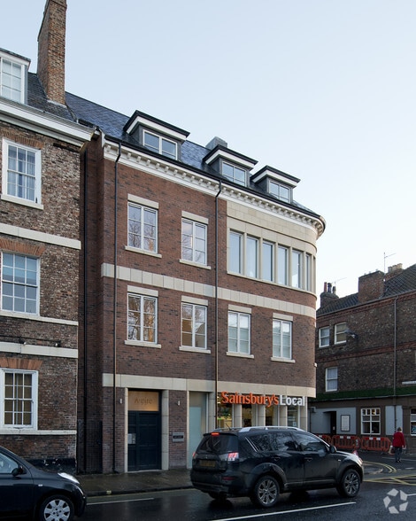 31 Bootham Row, York to rent - Building Photo - Image 2 of 2
