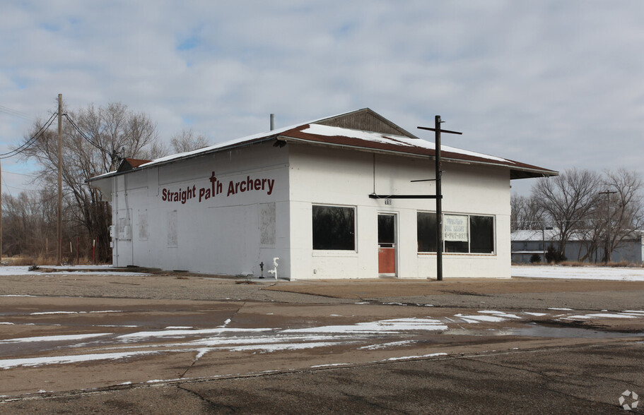 110 NE Us-24 Hwy, Topeka, KS for sale - Primary Photo - Image 2 of 20