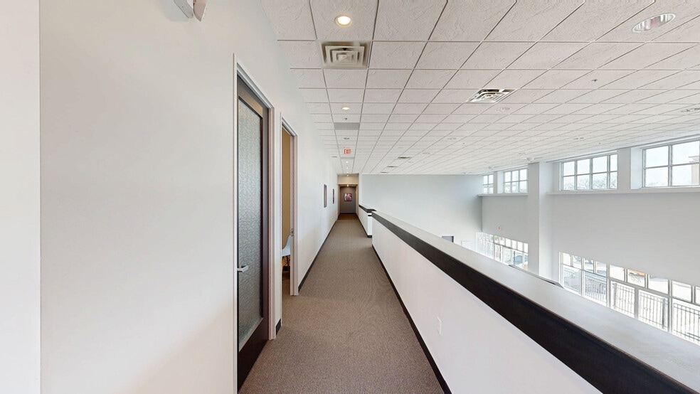 8211 E Regal Pl, Tulsa, OK to rent - Matterport 3D Scan - Image 3 of 31