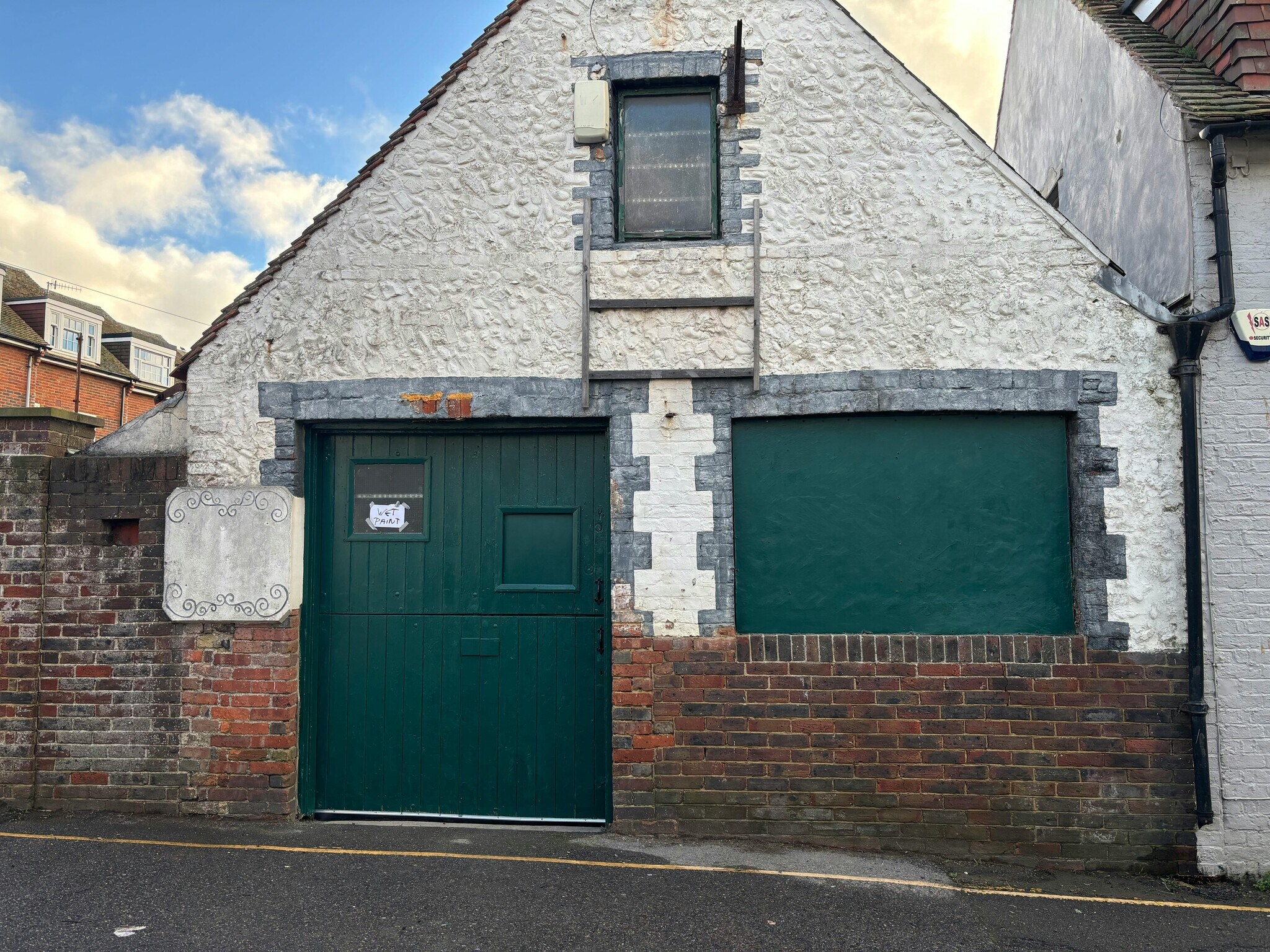 Crouch Lane, Seaford to rent Building Photo- Image 1 of 4