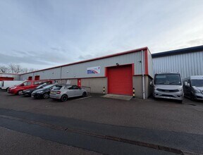Badentoy Cres, Portlethen to rent Building Photo- Image 1 of 2