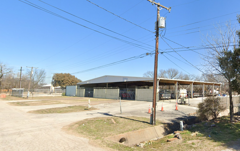 3136 Danieldale Rd, Lancaster, TX for rent - Primary Photo - Image 1 of 1