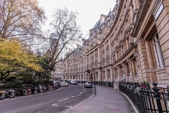 28-31 Finsbury Circ, London to rent Building Photo- Image 2 of 10