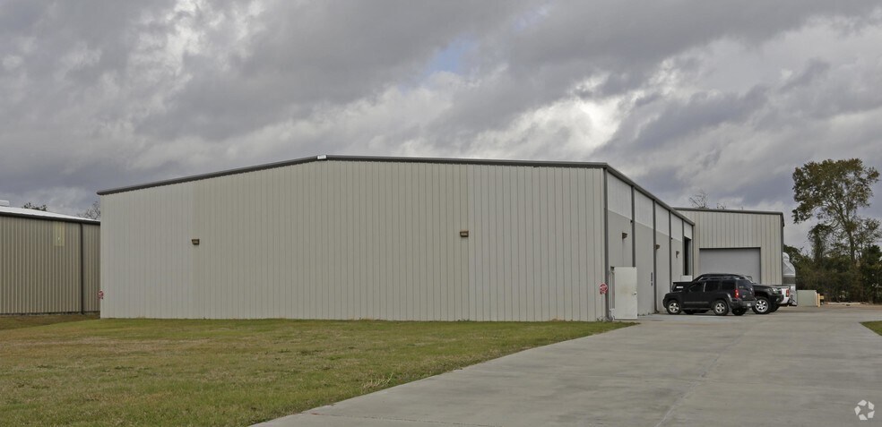 129 Spinner Dr, Broussard, LA for rent - Building Photo - Image 1 of 9