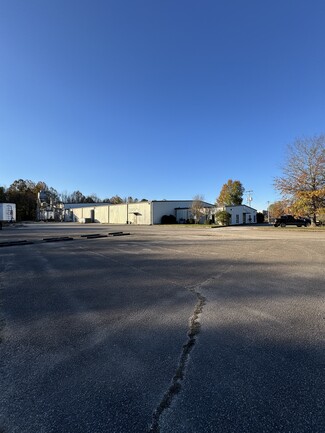 More details for 700 Industrial Park Dr, Selmer, TN - Industrial for Sale