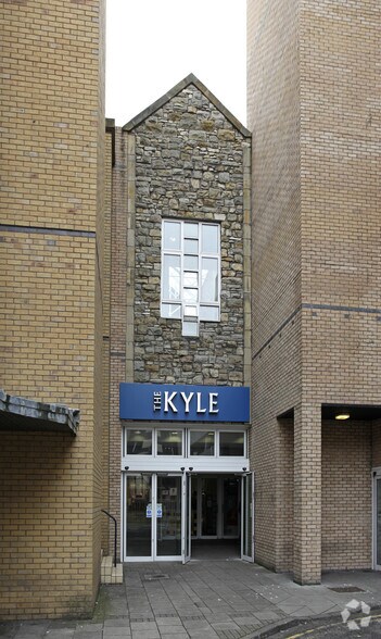 203 High St, Ayr to rent - Building Photo - Image 2 of 5