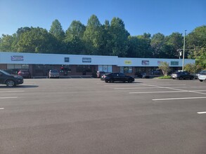 4535-4539 N Us Highway 220, Summerfield, NC for rent Building Photo- Image 1 of 4