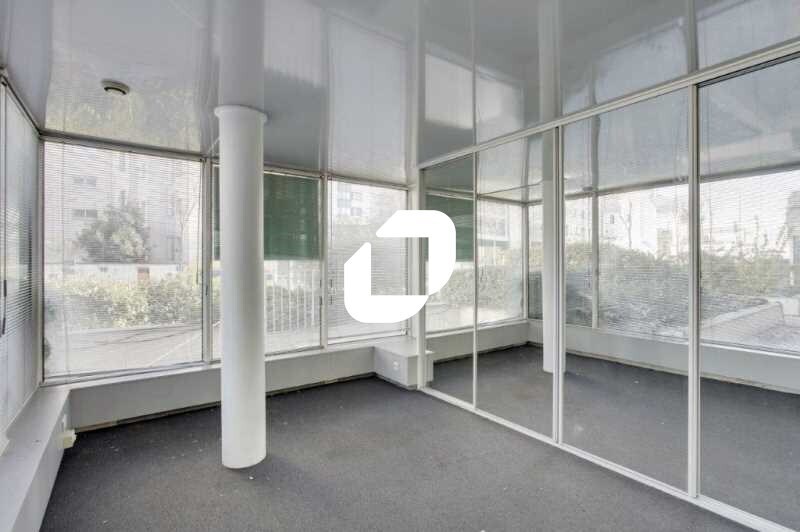 Office in Suresnes to rent - Interior Photo - Image 3 of 7