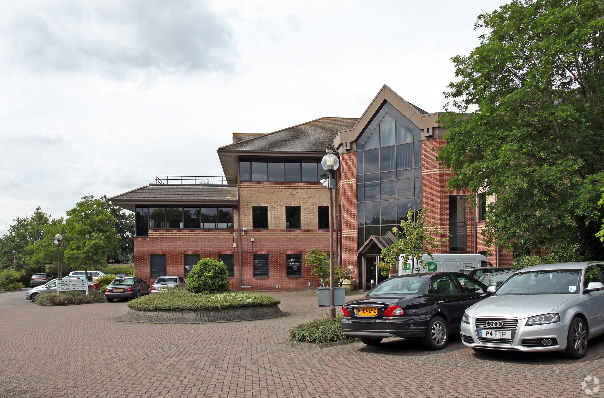 Wellington Rd, Wokingham for sale Primary Photo- Image 1 of 1