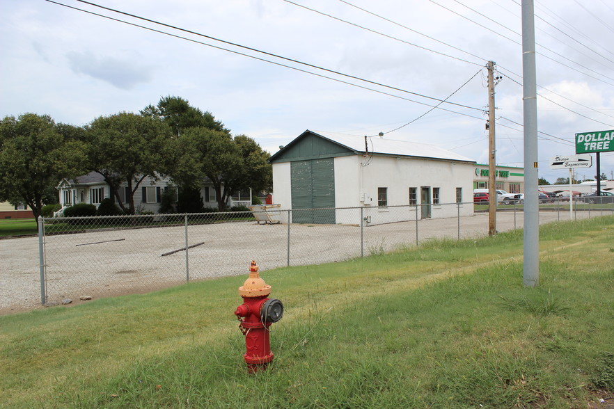 3530 10th St, Great Bend, KS for sale - Primary Photo - Image 1 of 1