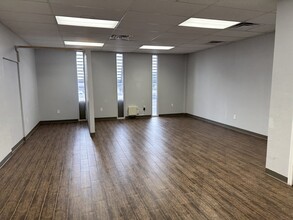 210-220 W Brandon Blvd, Brandon, FL for rent Interior Photo- Image 1 of 2