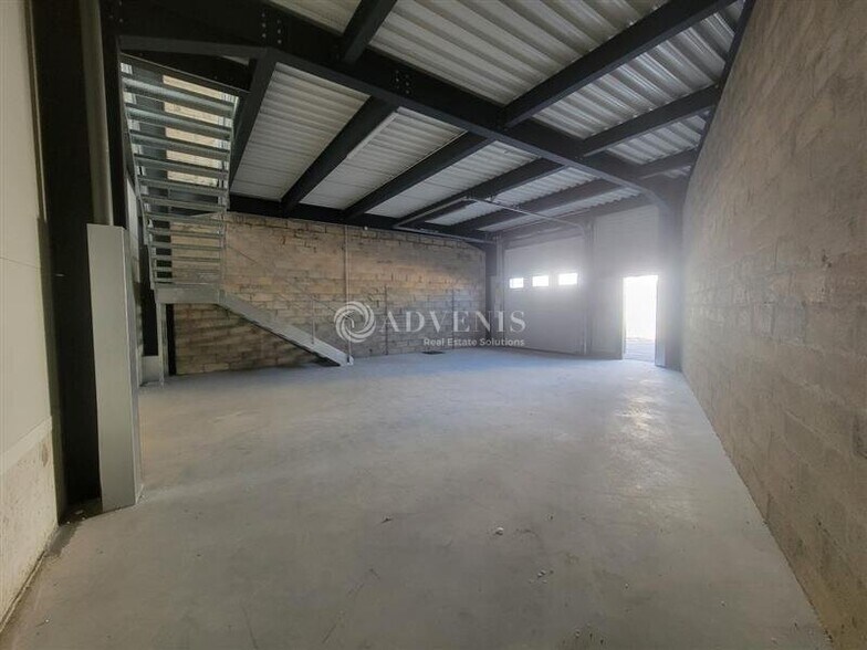 55 Rue Des Carrières, Épinay-sur-Seine to rent - Interior Photo - Image 3 of 11