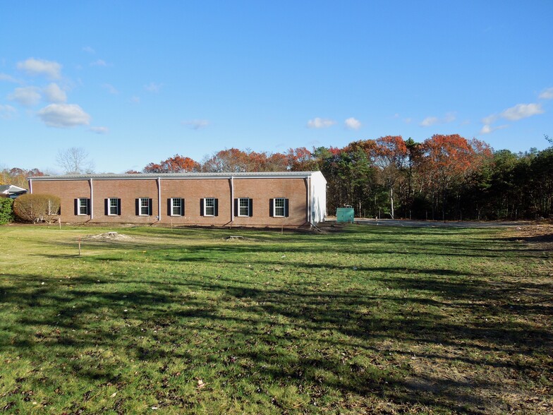 62 Industrial Park Rd, Plymouth, MA for rent - Building Photo - Image 3 of 9