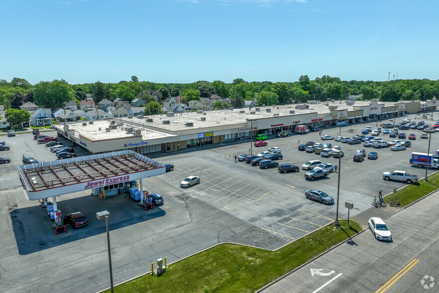 1994-2022 1st Street A, Moline, IL for rent - Aerial - Image 2 of 9