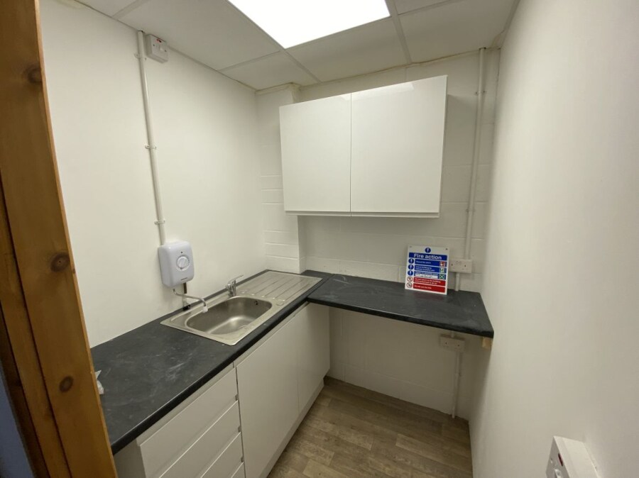 6 Darklake Vw, Plymouth to rent Interior Photo- Image 1 of 3