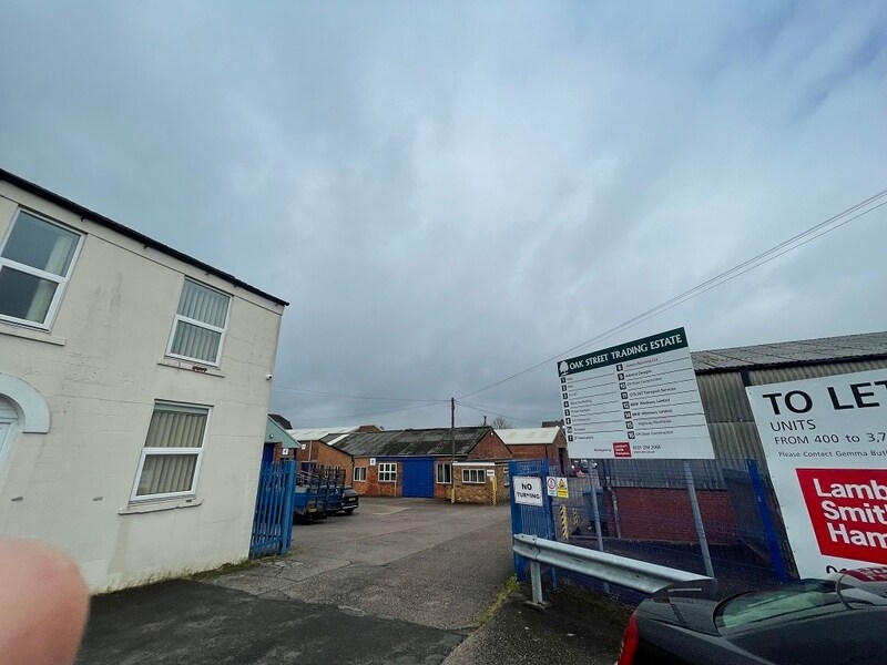 Oak St, Brierley Hill to rent Building Photo- Image 1 of 6