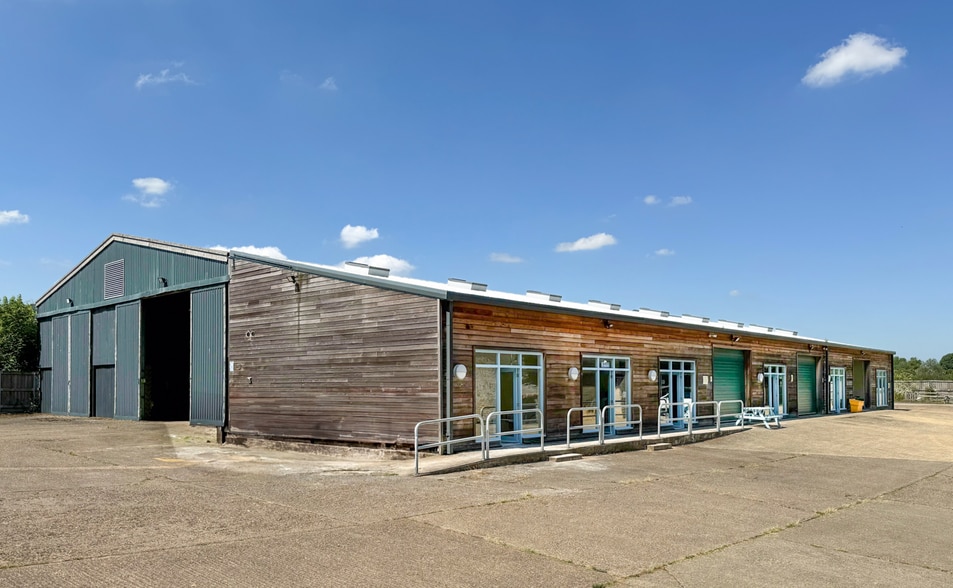 Red Lodge Rd, Bulwick to rent - Primary Photo - Image 1 of 3