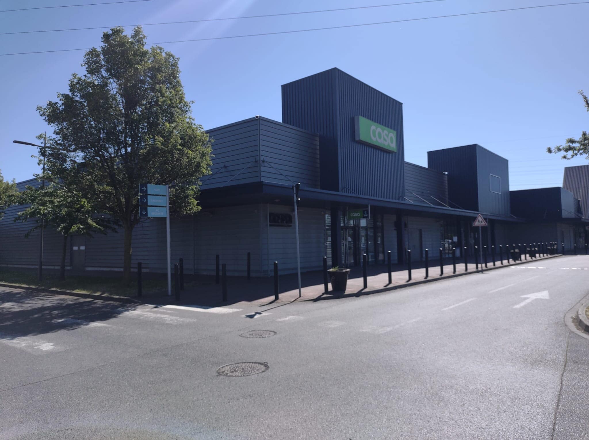 Retail in Corbeil-Essonnes to rent Building Photo- Image 1 of 6