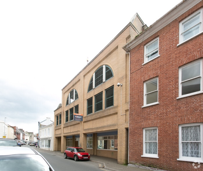 116-118 Boutport St, Barnstaple to rent - Building Photo - Image 2 of 2