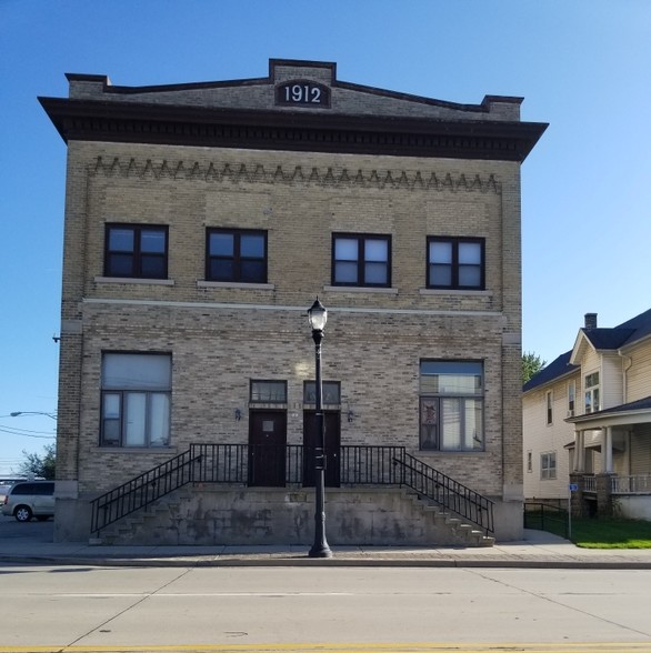 501 Main St, Allenton, WI for sale - Building Photo - Image 1 of 1