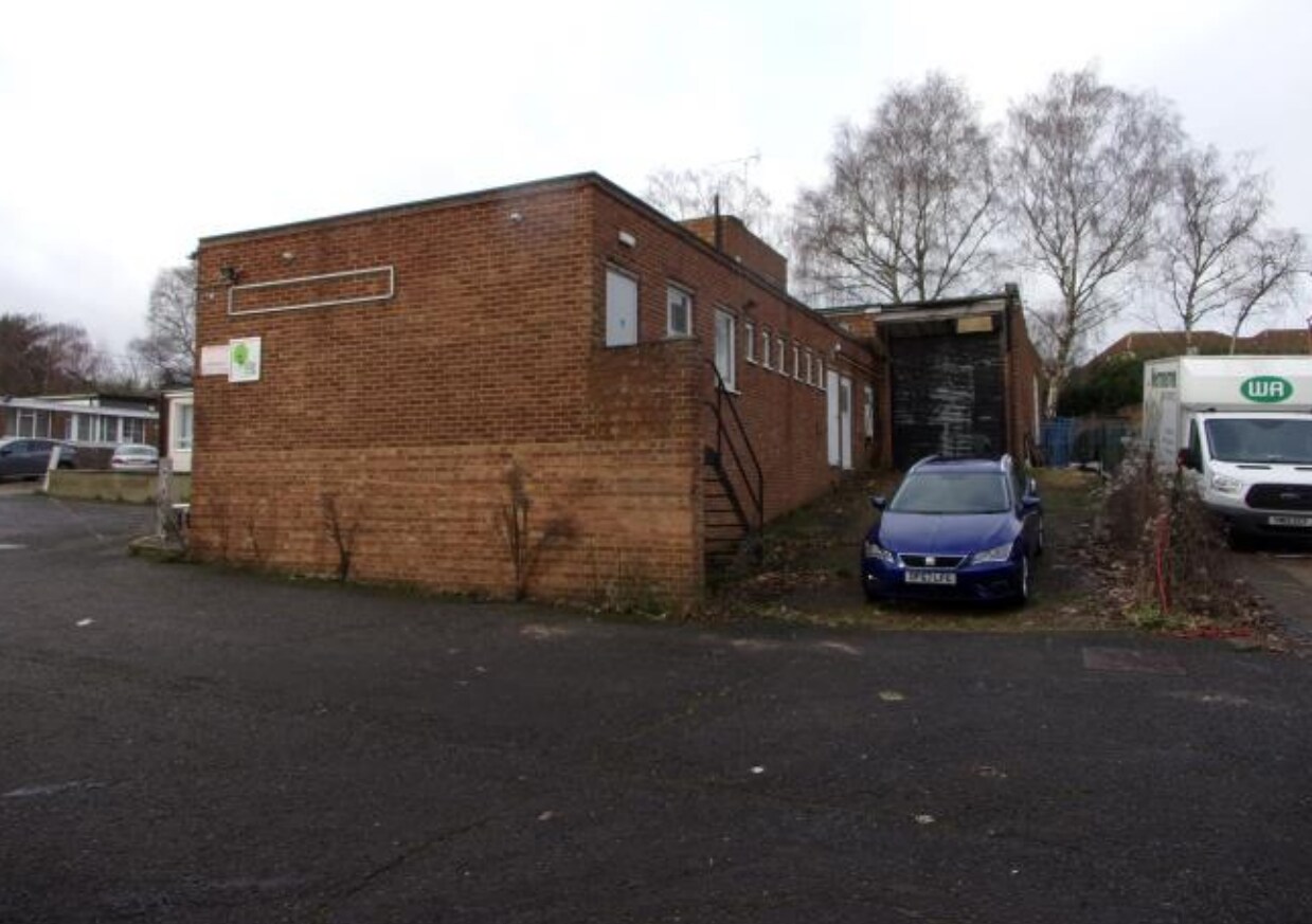 Bower Hl, Epping to rent Building Photo- Image 1 of 3