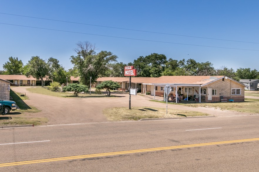 1005 Vega Blvd, Vega, TX for sale - Building Photo - Image 1 of 1