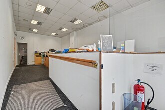 1A-1C Union St, Greenock to rent Interior Photo- Image 1 of 4