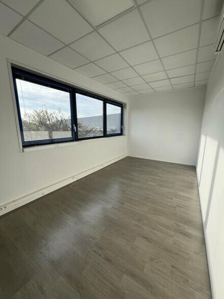 Office in Labège to rent - Interior Photo - Image 3 of 5