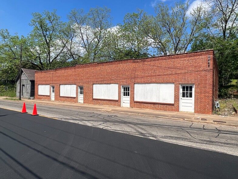 709 Barnesville St, Thomaston, GA for sale - Primary Photo - Image 1 of 4