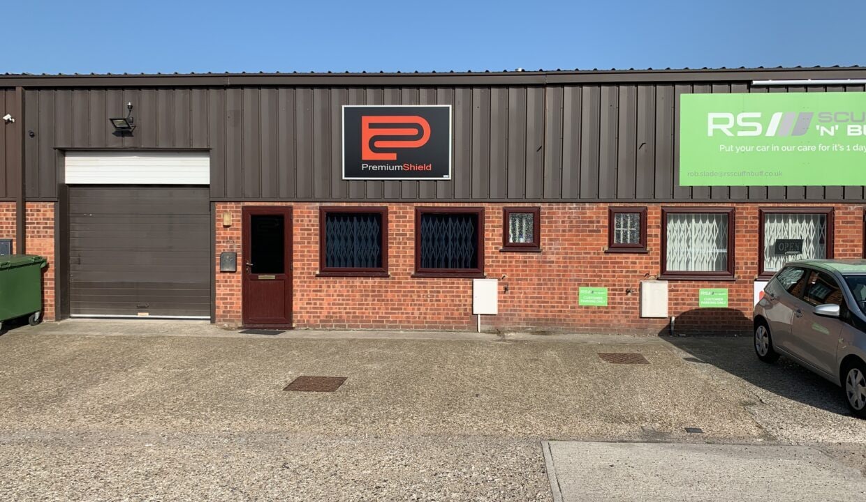 Montrose Rd, Chelmsford to rent Building Photo- Image 1 of 3