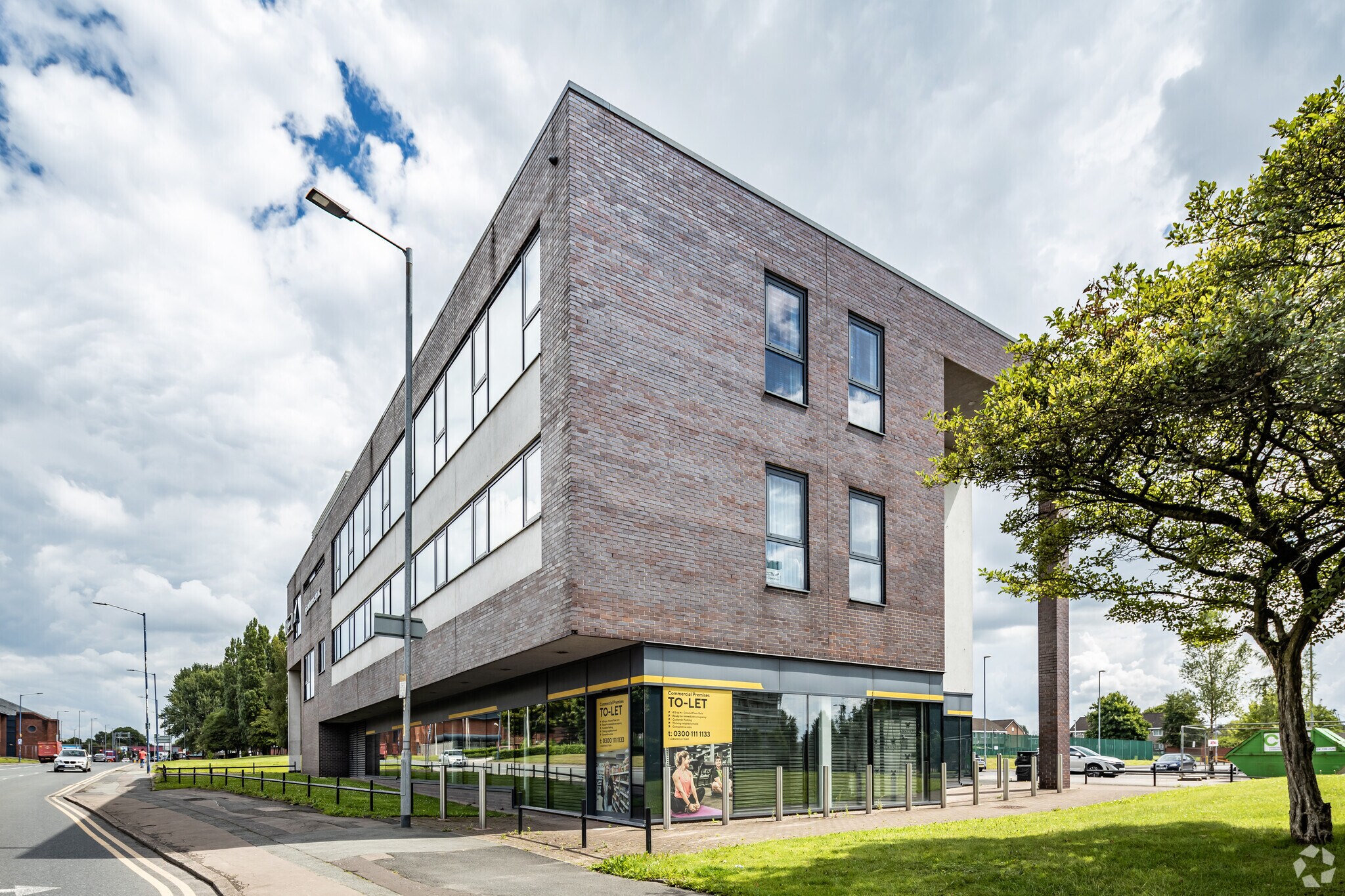 540-542 Oldham Rd, Manchester for sale Primary Photo- Image 1 of 1