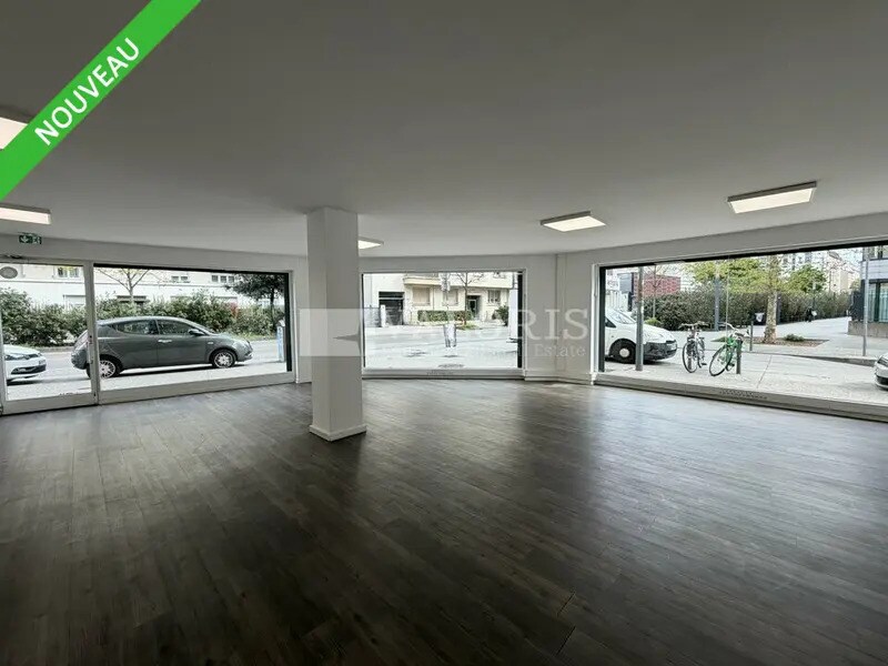 Retail in Villeurbanne to rent Interior Photo- Image 1 of 9