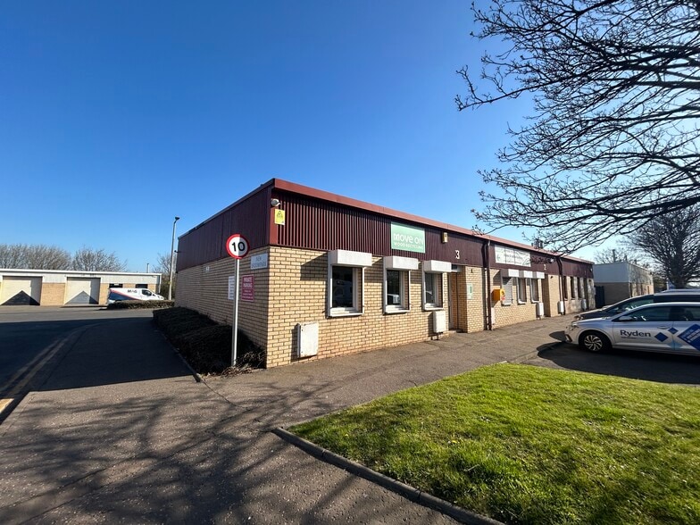 1-3 New Broompark, Edinburgh to rent - Building Photo - Image 3 of 3