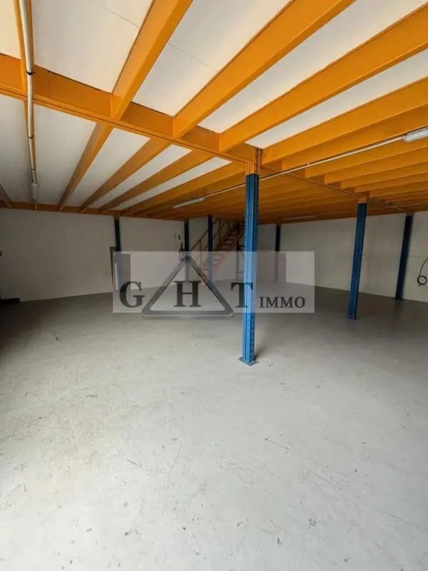 Location Bureaux 220 m² - Photo 1
